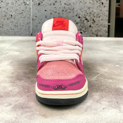 Nike SB Dunk Low • Barbie