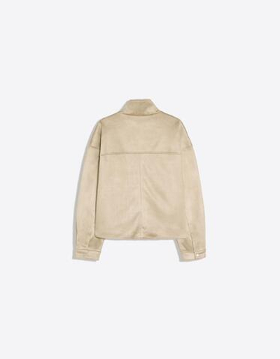 Мужская куртка из искусственной замши с декоративными застёжками - BERSHKA
