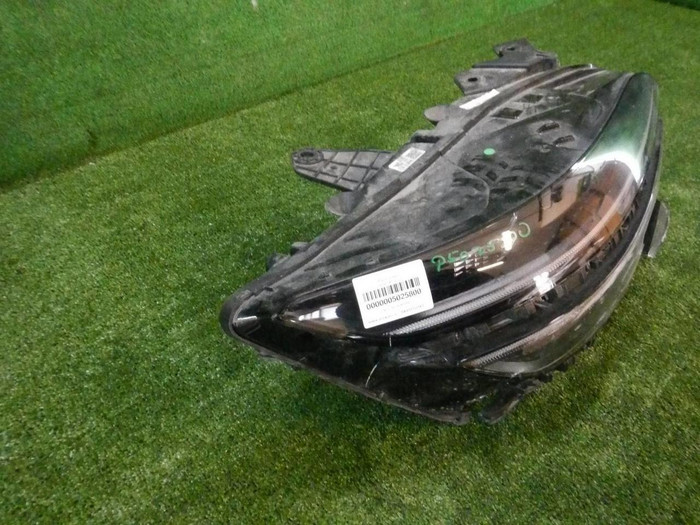 Битая Фара правая Genesis GV70 (2020-н.в.) LED