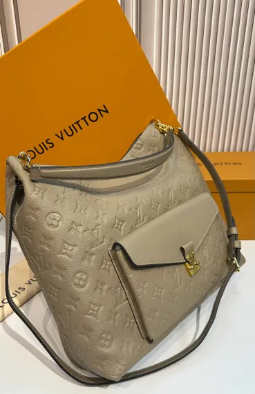 Сумка Louis Vuitton Hobo Metis