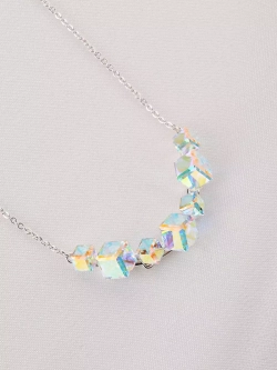 Колье дуга Мираж с кристаллами-хамелеонами Swarovski