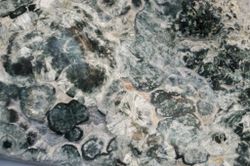 Серафинит (Клинохлор)