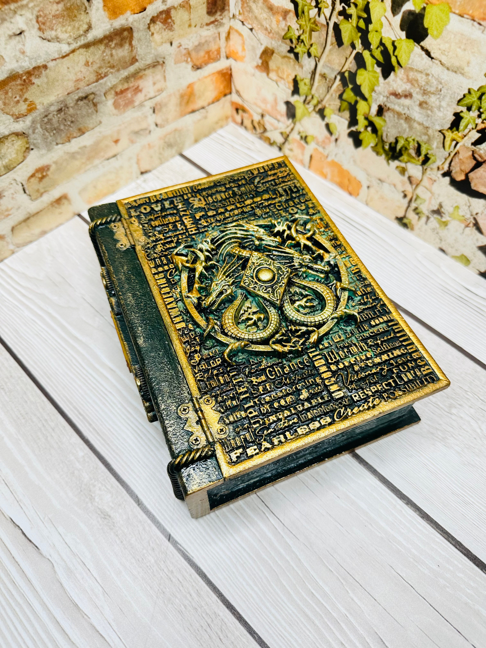 Шкатулка-книга "Змей-Горыныч"