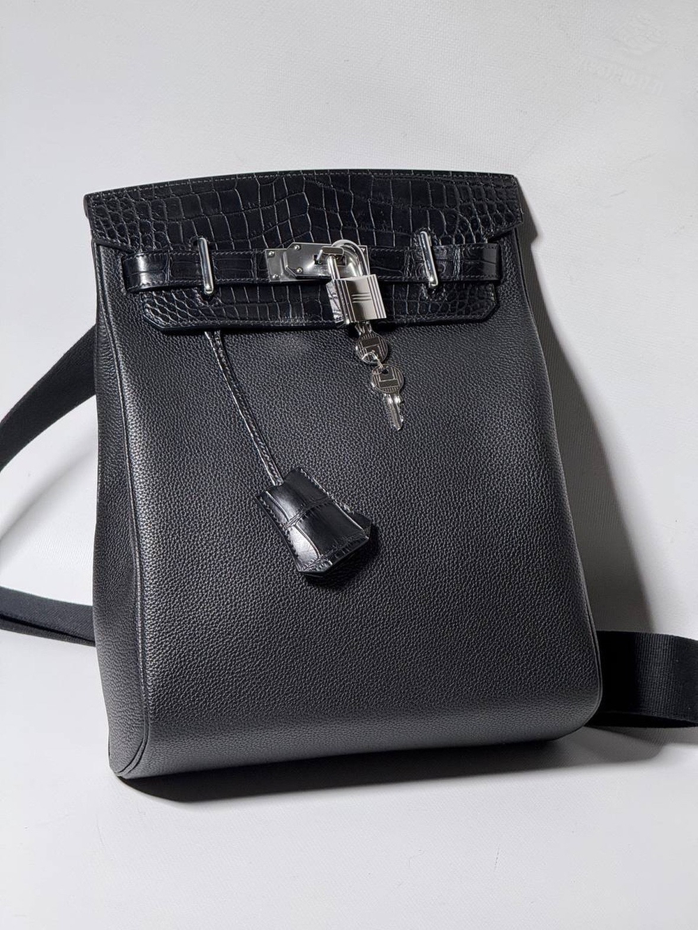 Нагрудная сумка слинг Hermes Kelly (Messenger) со вставками из кожи крокодила, чёрная