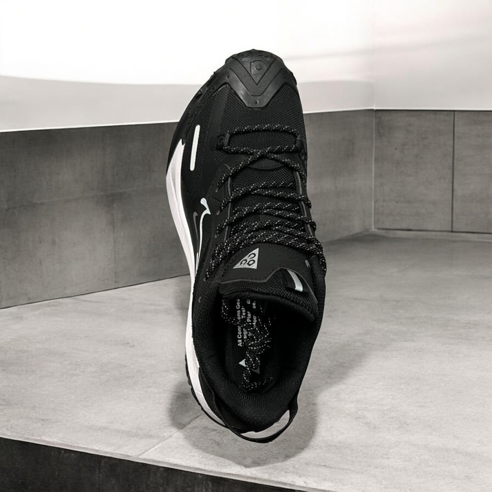 Nike Acg Mountain Fly 2 Low • Black White