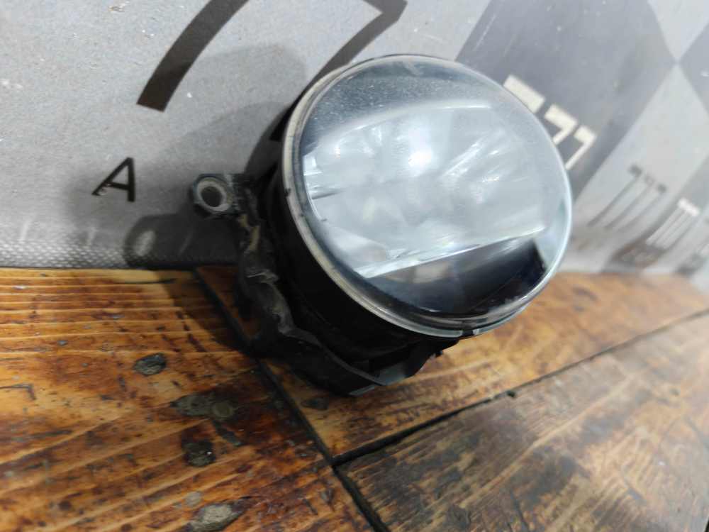 ПТФ передняя правая LED Toyota LC Prado 150, Camry XV70, Land Cruiser 200 Б/У Оригинал 8121048051