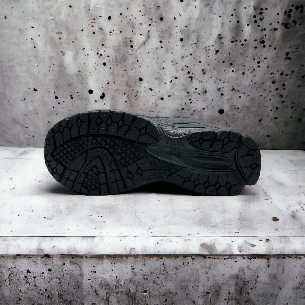 New Balance 2002R Winter • Dark Gray