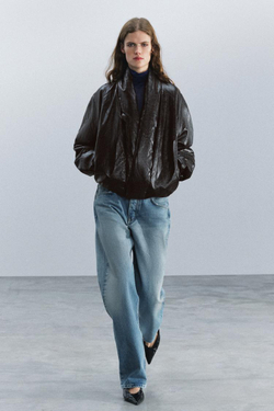 ZARA СТЕГАНАЯ КУРТКА «ПОД КОЖУ» — ZW COLLECTION, БУРГУНДИ