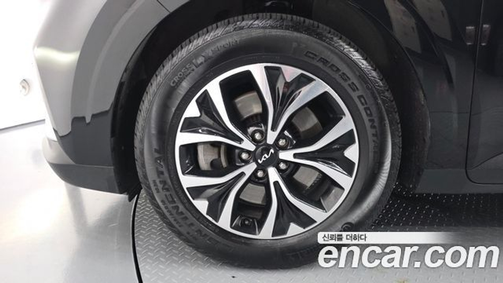 KIA Canival Gasoline 9-Seater Prestige — 2023