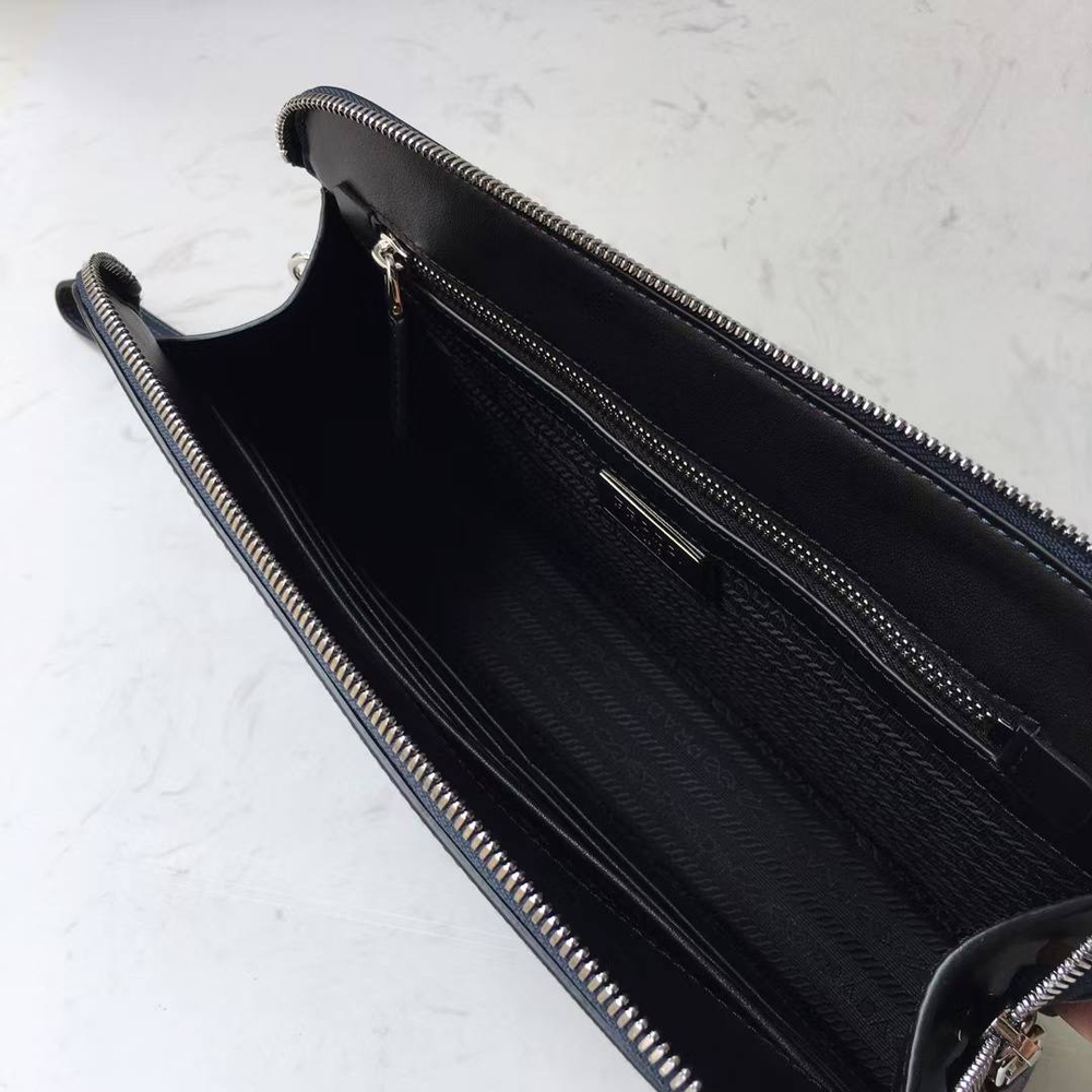 Клатч Prada