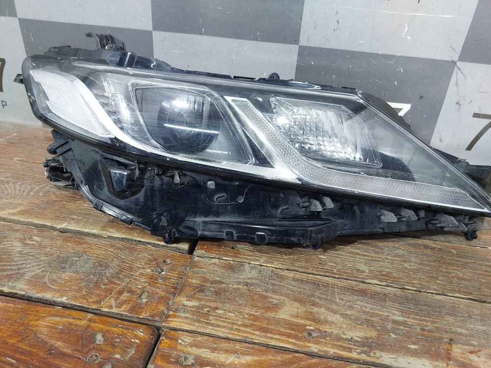 Фара правая LED Toyota Camry (XV70) 17-нв Б/У Оригинал 8114533G00