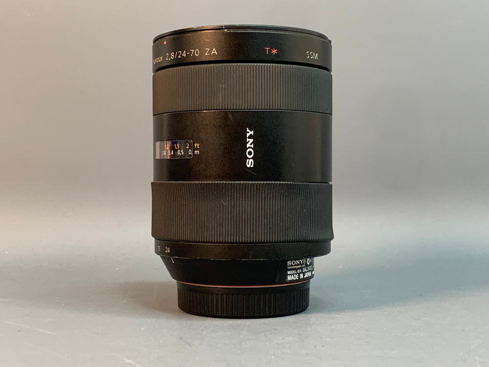 Sony Carl Zeiss Vario-Sonnar T 24-70mm 2.8 ZA SSM Царапины