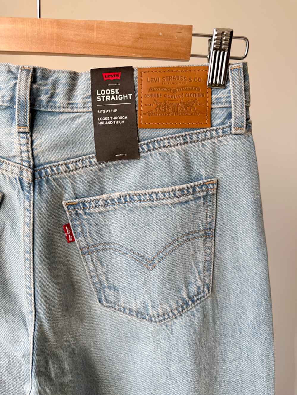 Новые джинсы Levis Premium, S