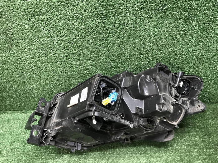 Фара правая Mercedes GLE W166 (2015-2018) LED