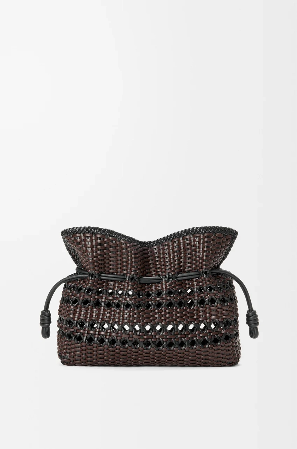 Loewe Сумка-клатч Flamenco среднего размера из плетеной телячьей кожи наппа, черный/коричневый