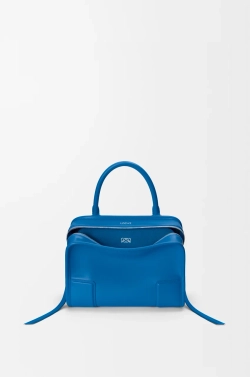 Loewe Маленькая сумка Amazona 180 из мягкой телячьей кожи, ярко-синий