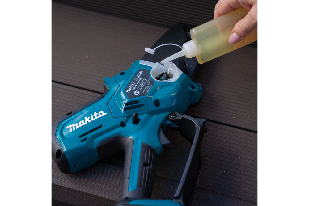 Пила цепная аккумуляторная Makita LXT BL 18 В, 320 Вт, 6/15 см, 0.325", 11 мм, 8 м/с XPT (BL1830B DC18SD) DUC150SF