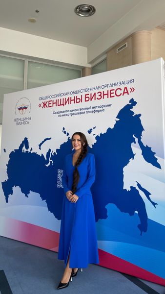 Сегодня Аника Керимова в составе 16 человек из организации «Женщины Бизнеса» встретится с президентом Владимиром Владимировичем Путиным!