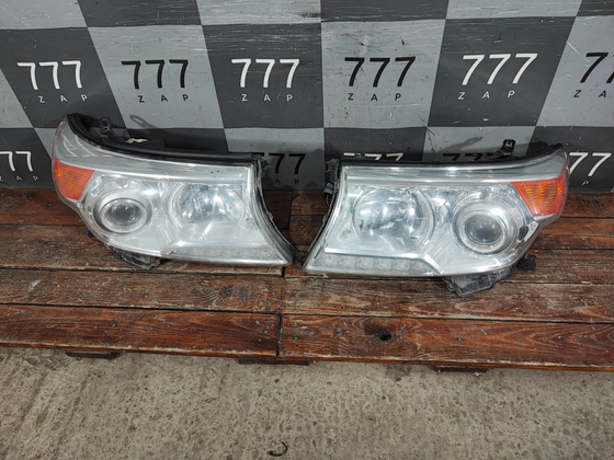 Фара левая + правая комплект, на запчасти Toyota Land Cruiser 200 12-15 Б/У Оригинал 8114560F30