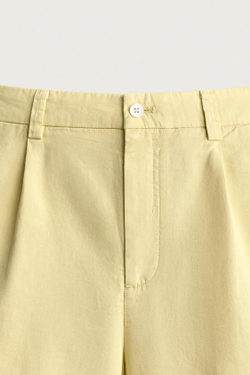 ZARA ШОРТЫ СО СКЛАДКАМИ REGULAR FIT, СВЕТЛО-ЖЕЛТЫЙ