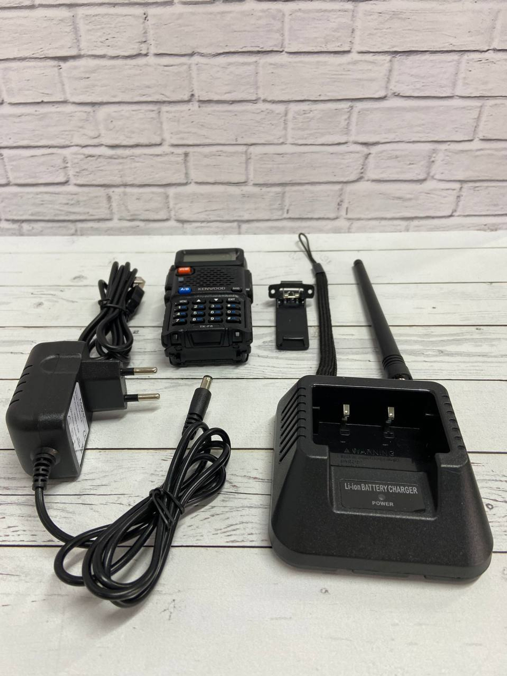 Набор портативных радиостанций Kenwood TK-F8 (Dual Band)