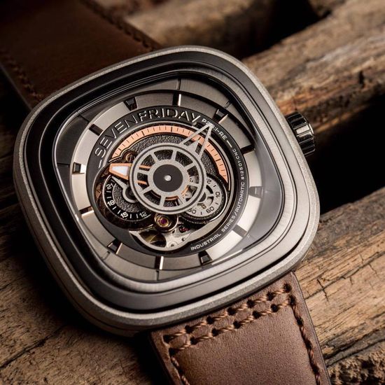 Наручные часы SEVENFRIDAY P2B-01 Revolution