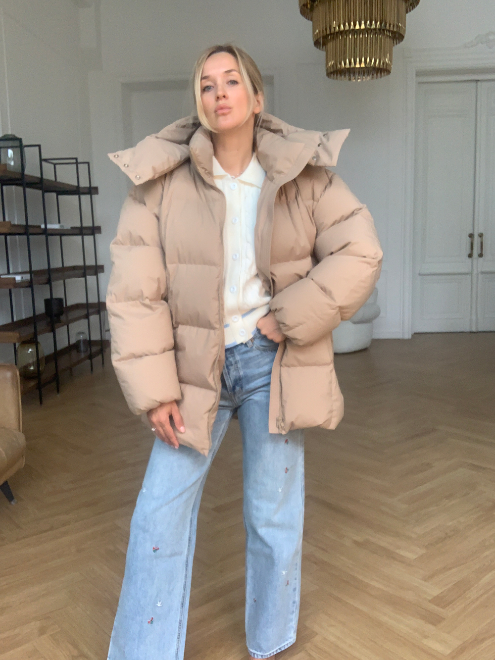 Пуховик средней длины с поясом Sesame Beige