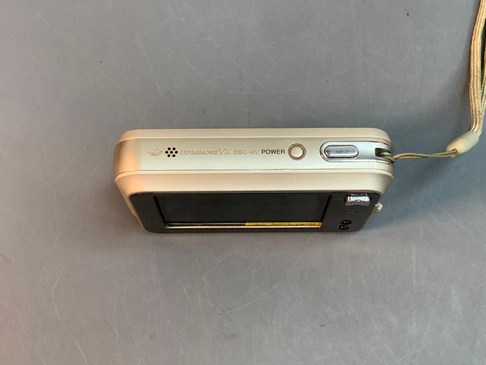 Sony Cyber-shot DSC-N2