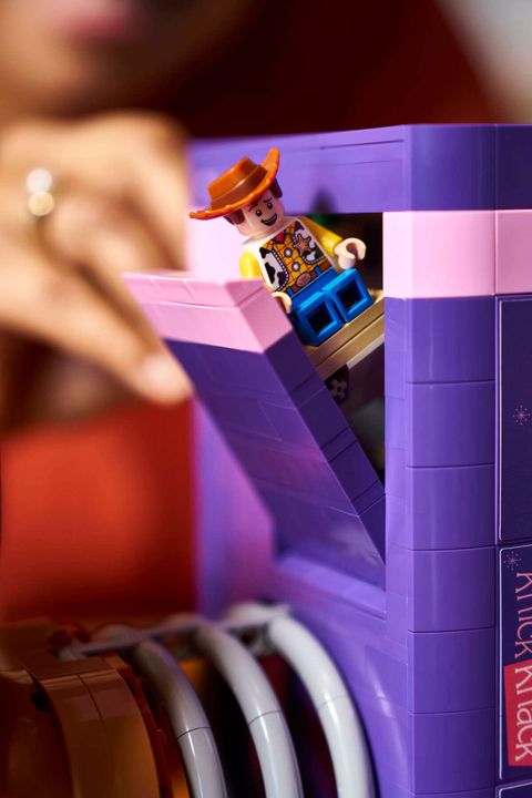 Конструктор LEGO Disney 43301 Toy Story Slinky Dog Bookends