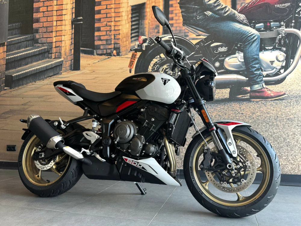 Triumph Trident 800, 2026