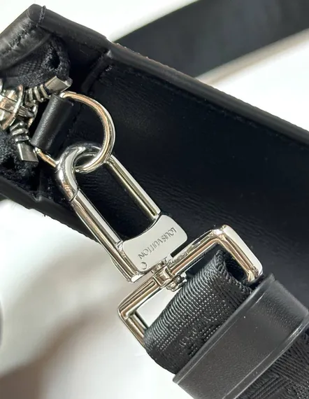 Бумажник Louis Vuitton Gaston Wearable, черно-серый