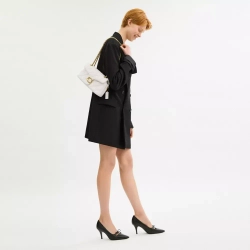 COACH СУМКА ЧЕРЕЗ ПЛЕЧО TABBY 26 С МЯГКОЙ ПОДКЛАДКОЙ, БЕЛЫЙ