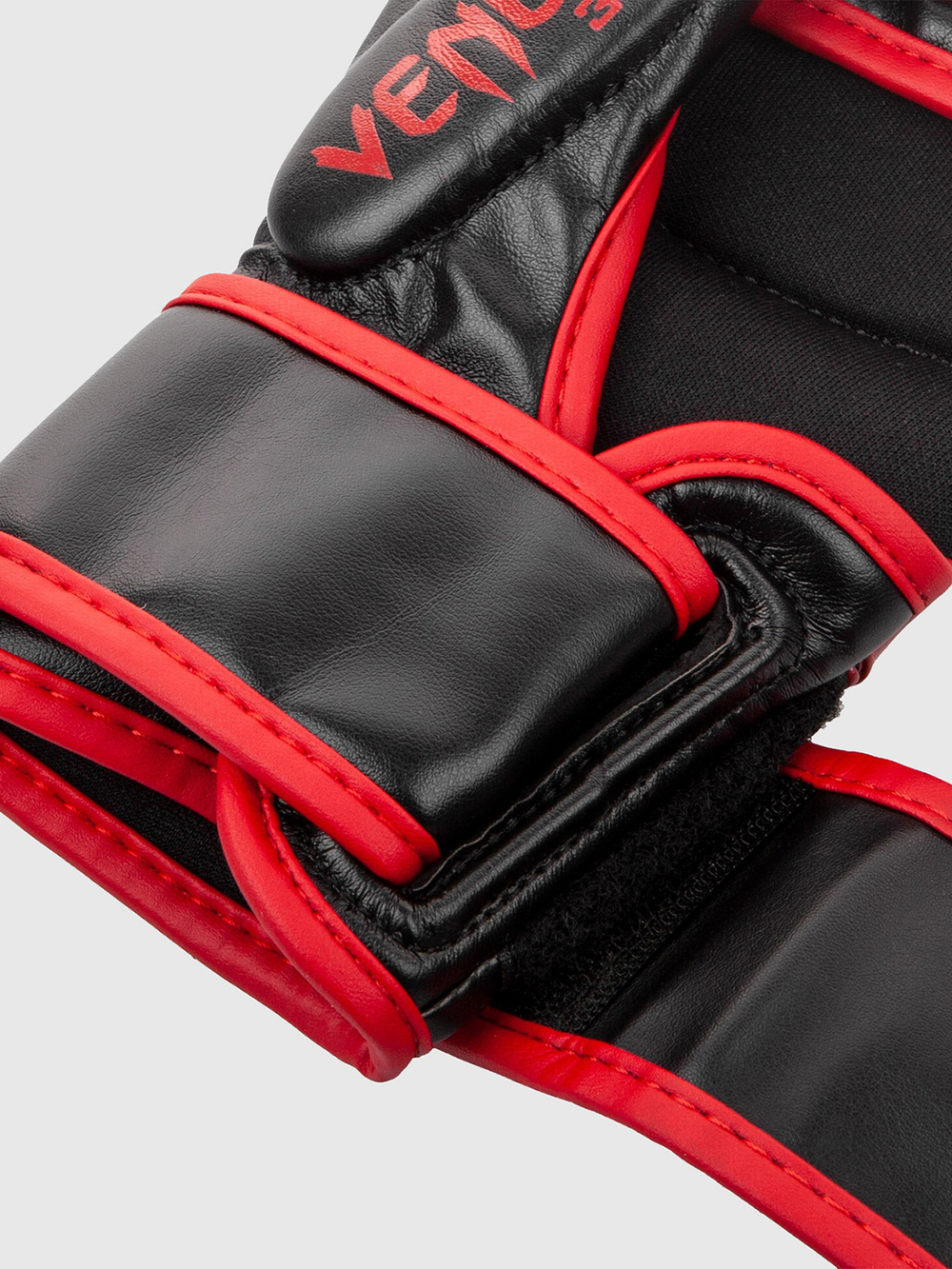 Перчатки ММА Venum Challenger 3.0 Black/Red