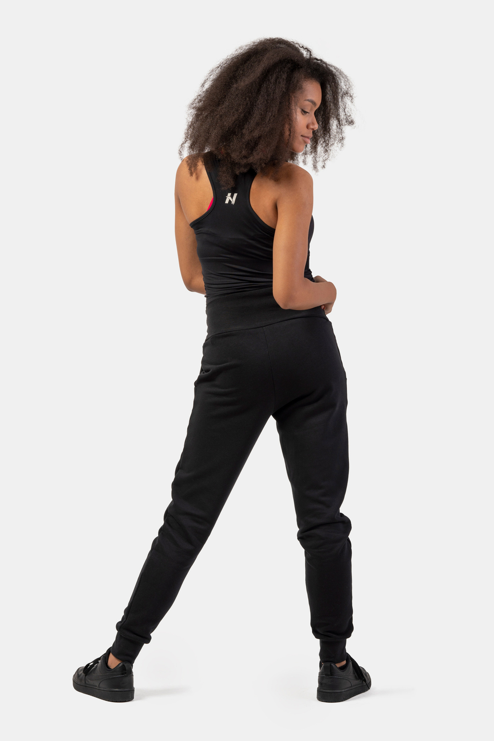 Майка SPORTY SLIM-FIT CROP TANK TOP 422 Черная