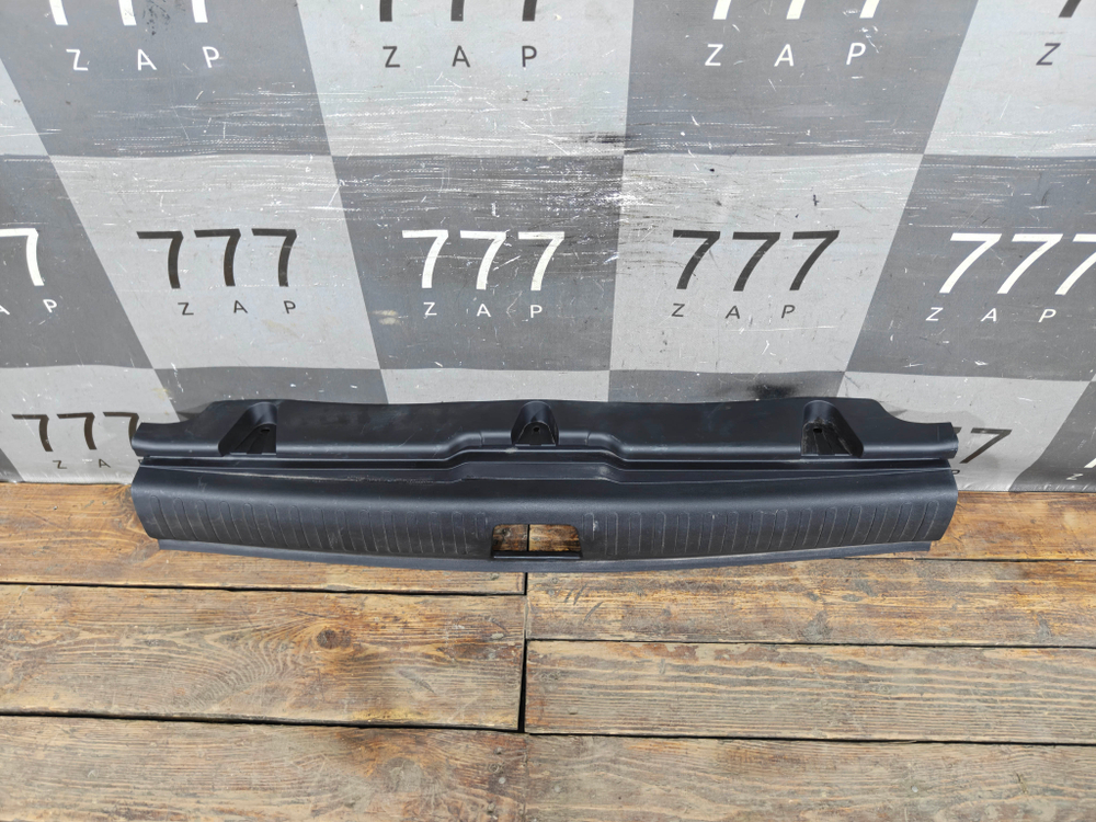 Кожух замка багажника Geely Monjaro 21-нв Б/У Оригинал 6064089700B01