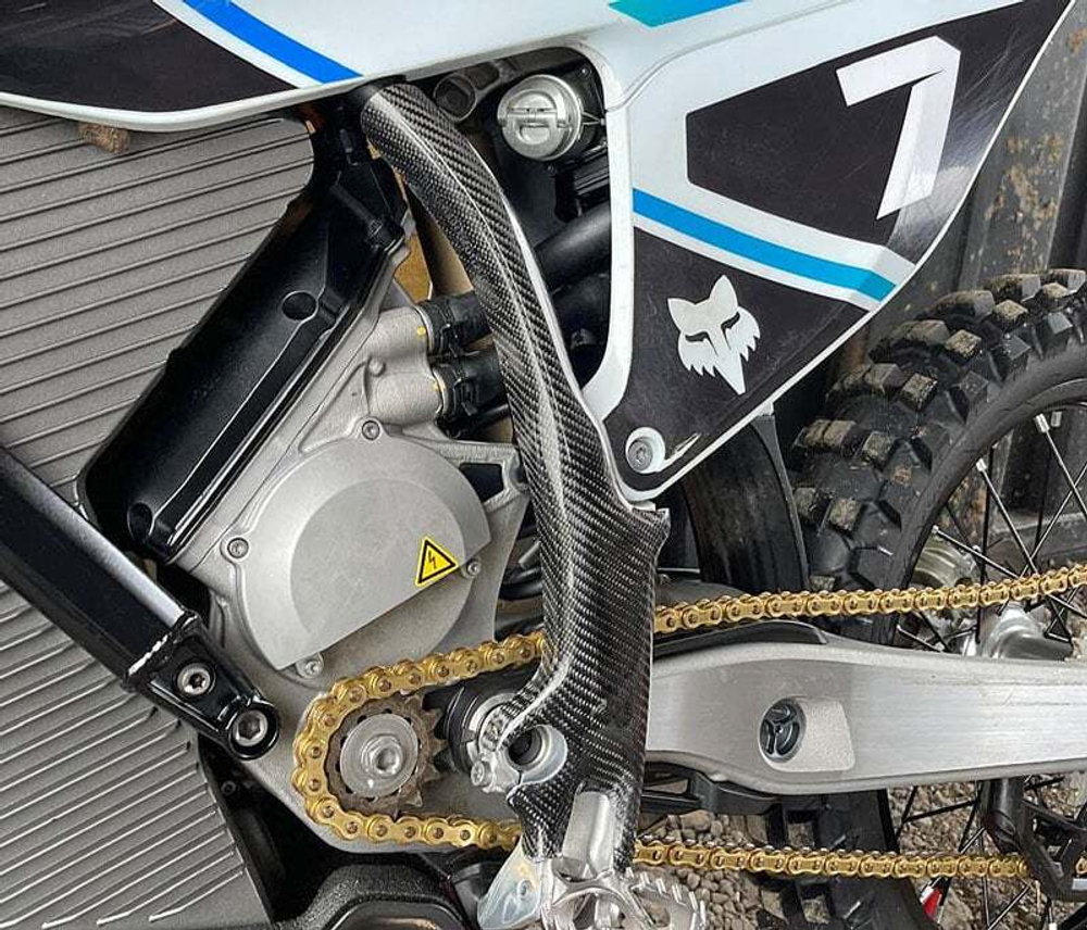 PRO-CARBON RACING Stark VARG Frame Protection – For hand brake (Gen 1 & Gen 2 charging) – MX + EX SF-FP-01