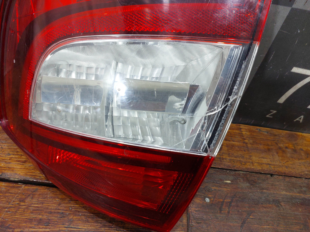Фонарь зaдний пpавый с дефектом Skoda Rapid 1 17-20 Б/У Оригинал 5JH945208