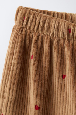 ZARA ВЕЛЬВЕТОВЫЕ БРЮКИ-БАНАНЫ С ВЫШИТЫМИ СЕРДЦАМИ, КАРАМЕЛЬНЫЙ