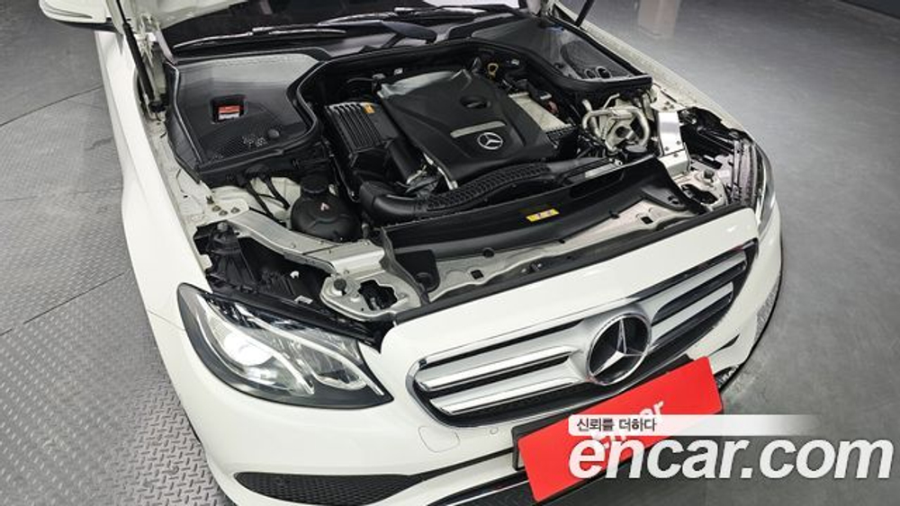 Mercedes-Benz E-Class E300 Avantgarde — 2019