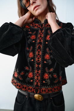 ZARA БАРХАТНАЯ КУРТКА С ВЫШИВКОЙ, ЧЕРНЫЙ