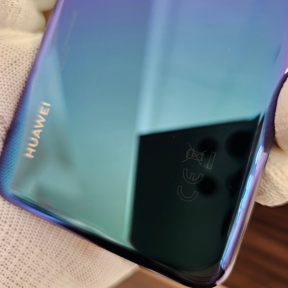 Крышка для Huawei P20 Pro (заднее стекло) "Премиум качество" цвет: фиолетовый хамелеон