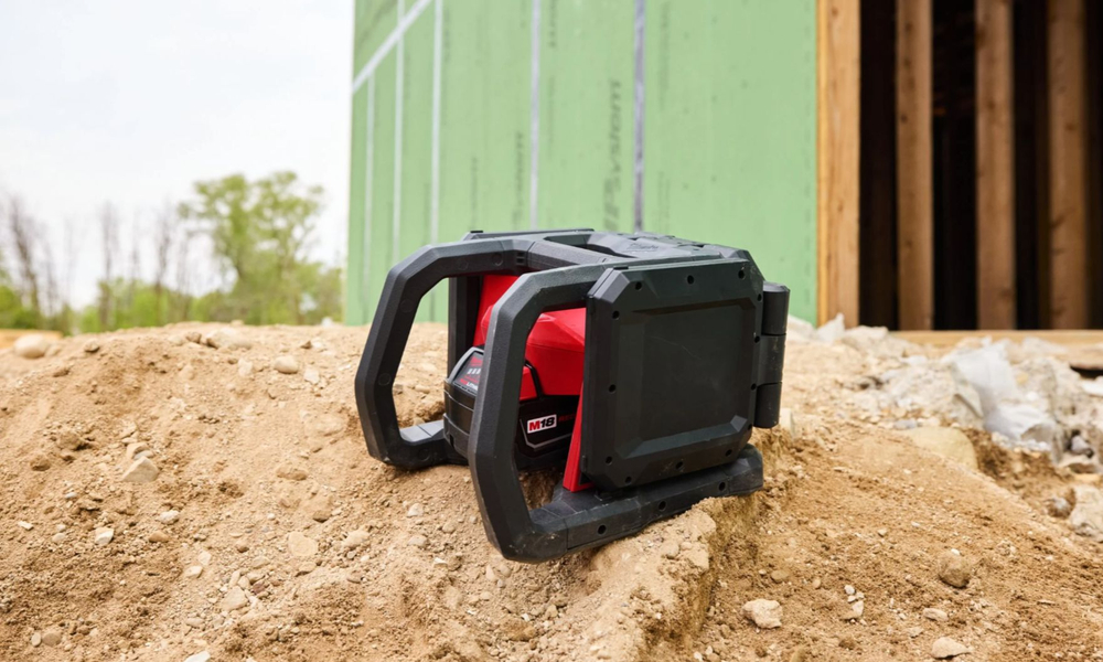 Аккумуляторный многонаправленный фонарь Milwaukee M18 MDTL-0 4933498149