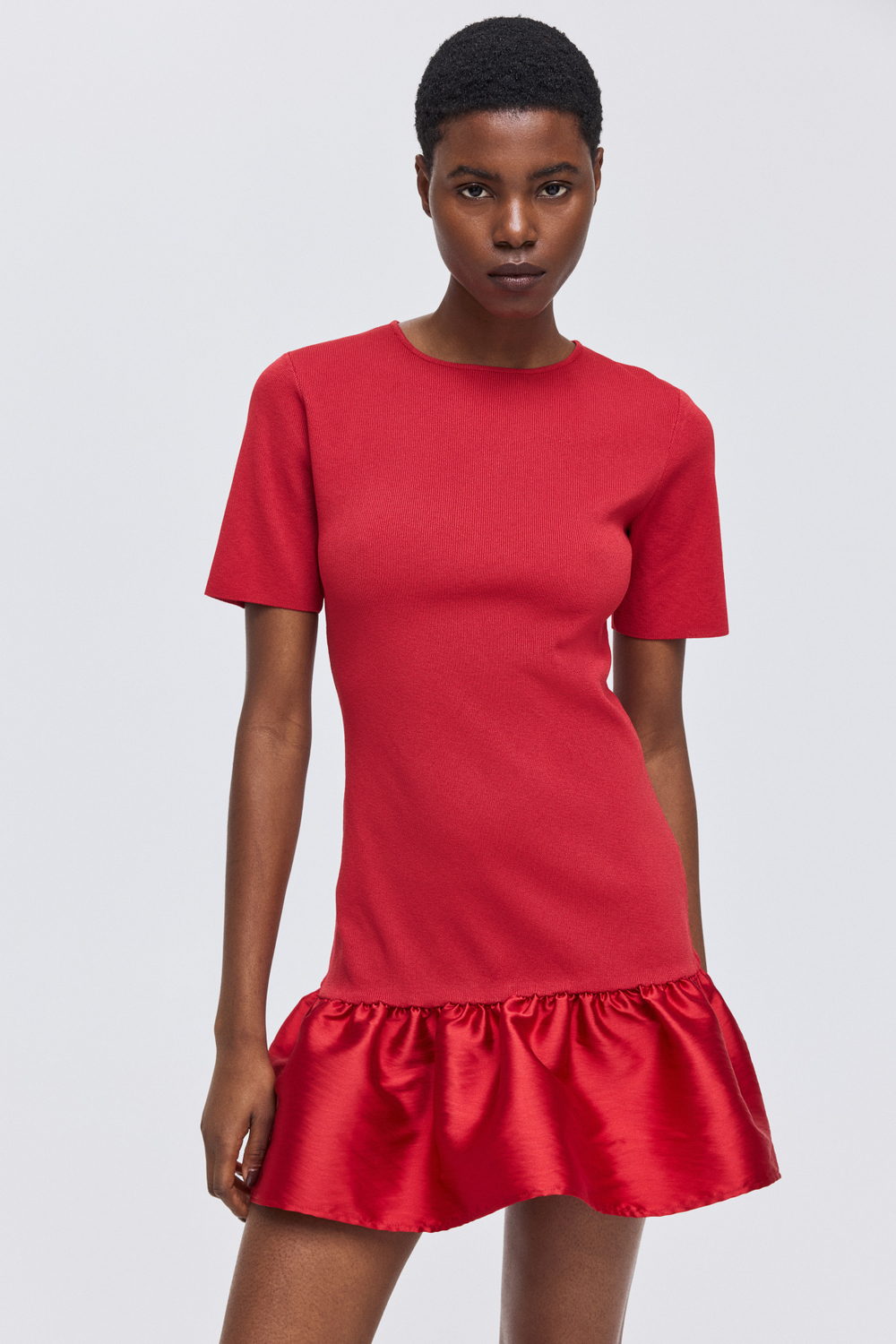 Трикотажное платье с юбкой клёш — круглый вырез - H&M