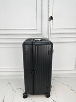 Черный матовый чемодан Rimova Essential Trunk Plus