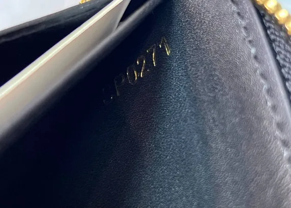 Кошелек женский Louis Vuitton Zippy черный