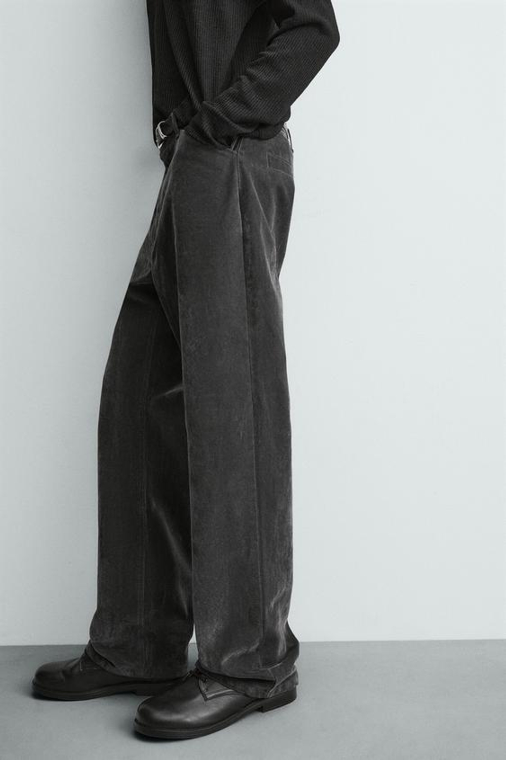 ZARA БРЮКИ RELAXED FIT С ФЛОКИРОВАНИЕМ, СЕРЫЙ