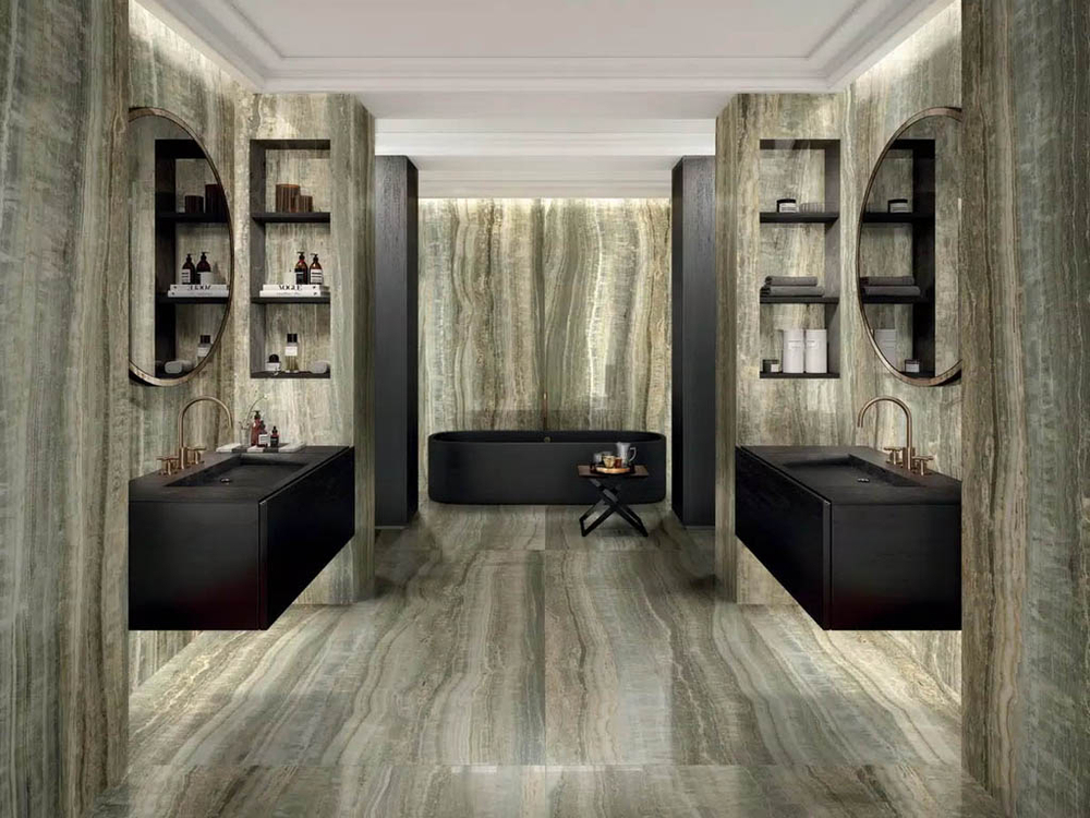 ECCENTRIC LUXE