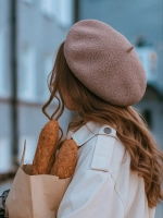 Берет из букле