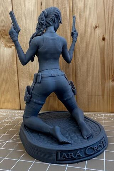 Подставка под телефон, Лара Крофт (Lara Croft, Tomb Raider), высота фигурки 15 см