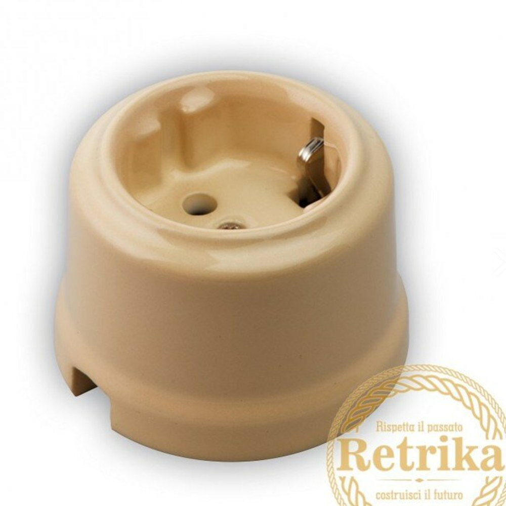 Розетка с заземлением цвет Крем, Retrika RS-80007